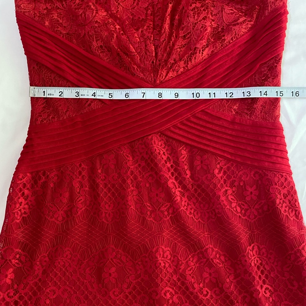 TADASHI SHOJI Cherry Red Chantilly Lace Bateau Neckline Sheath Dress SZ 6 - Picture 10 of 12